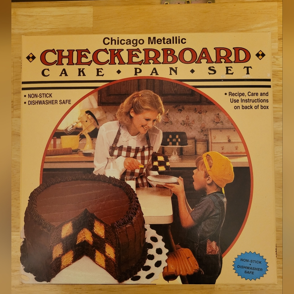 Chicago Metallic Checkerboard Cake Pan Set - Brown and Black